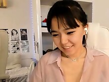 Amateur Asian Babe Solo Webcam