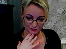Blonde HD MILF Posing Skirt Solo Webcam